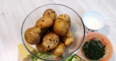 Jacket potatoes with cheese and garlic Jacket potatoes with cheese